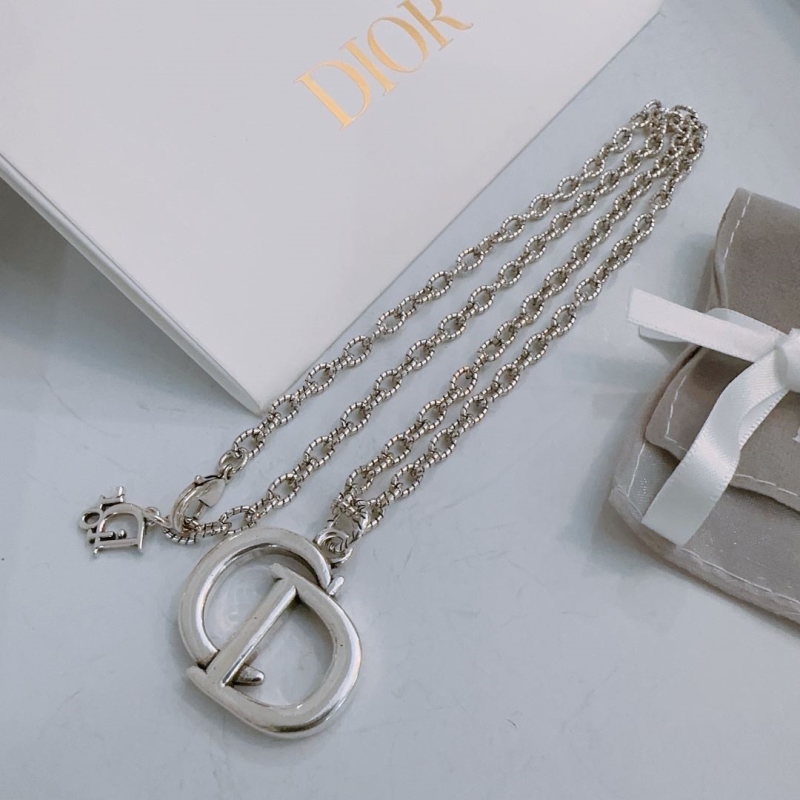 chr1st1an D10r necklaces